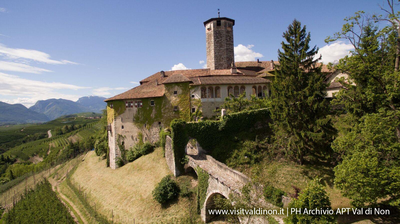 Passeggiata a Castel Valer